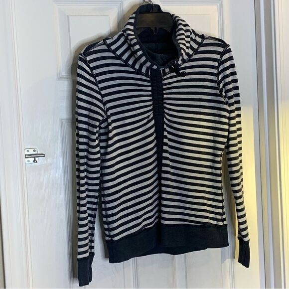 Lululemon In A Cinch Reversible Cowl Neck Drawstring Pullover Size 6 - Picture 5 of 11